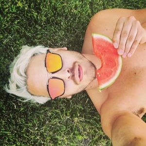 Meet your Posher, Alex